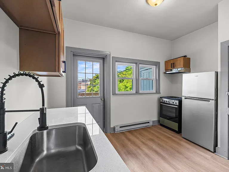 531 Walton St #4 — Photo 8