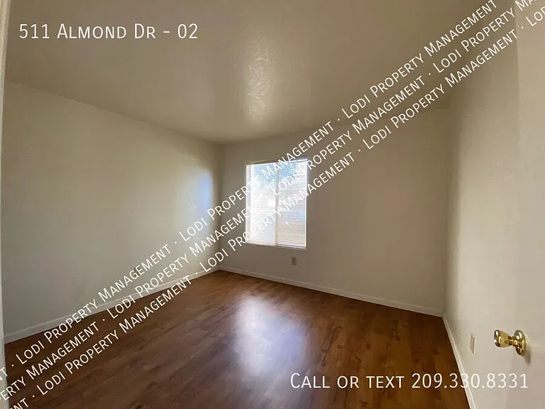 511 Almond Dr #2 — Photo 11