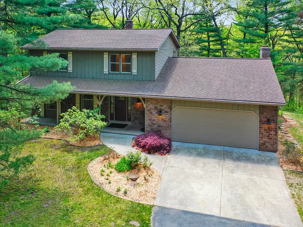 9095 Vergennes St SE, Ada, MI 49301