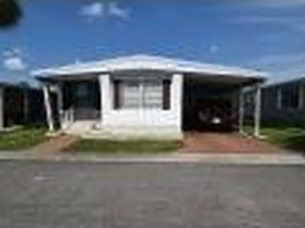 528 Parakeet Ln, Largo, FL 33770