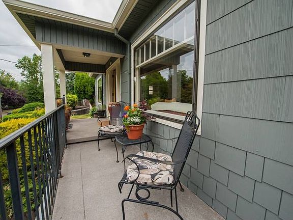 Front Sitting Porch