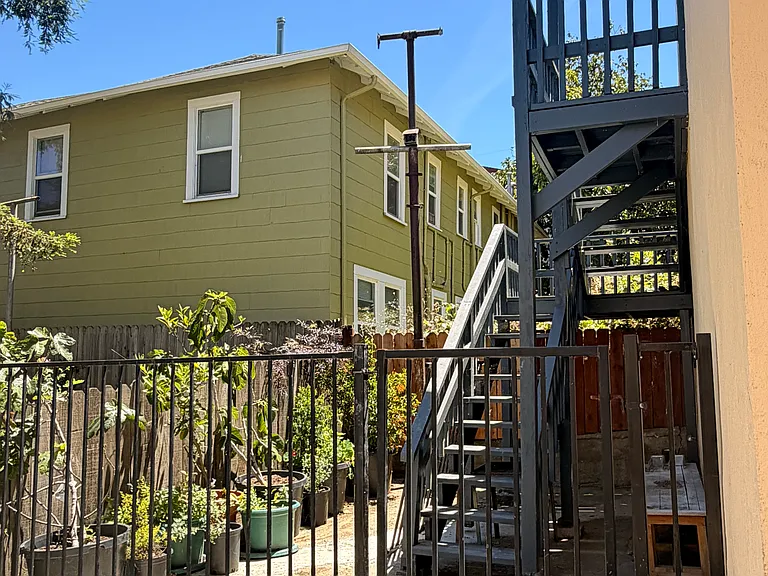 1325 Pomona St — Photo 19