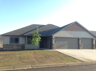 140 Glenview Loop, Saint Cloud, MN 56303