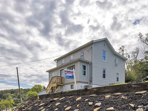 3rd image of 31 Penn St