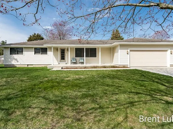 14643 Parkwood Dr, Grand Haven, MI 49417