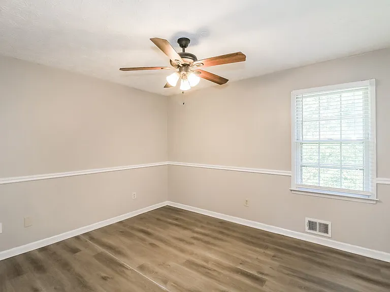 80 Belmont Park Ln — Photo 12