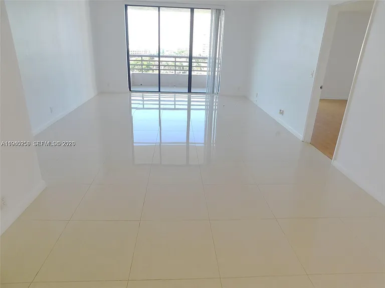 3300 NE 191st St #1002 — Photo 5