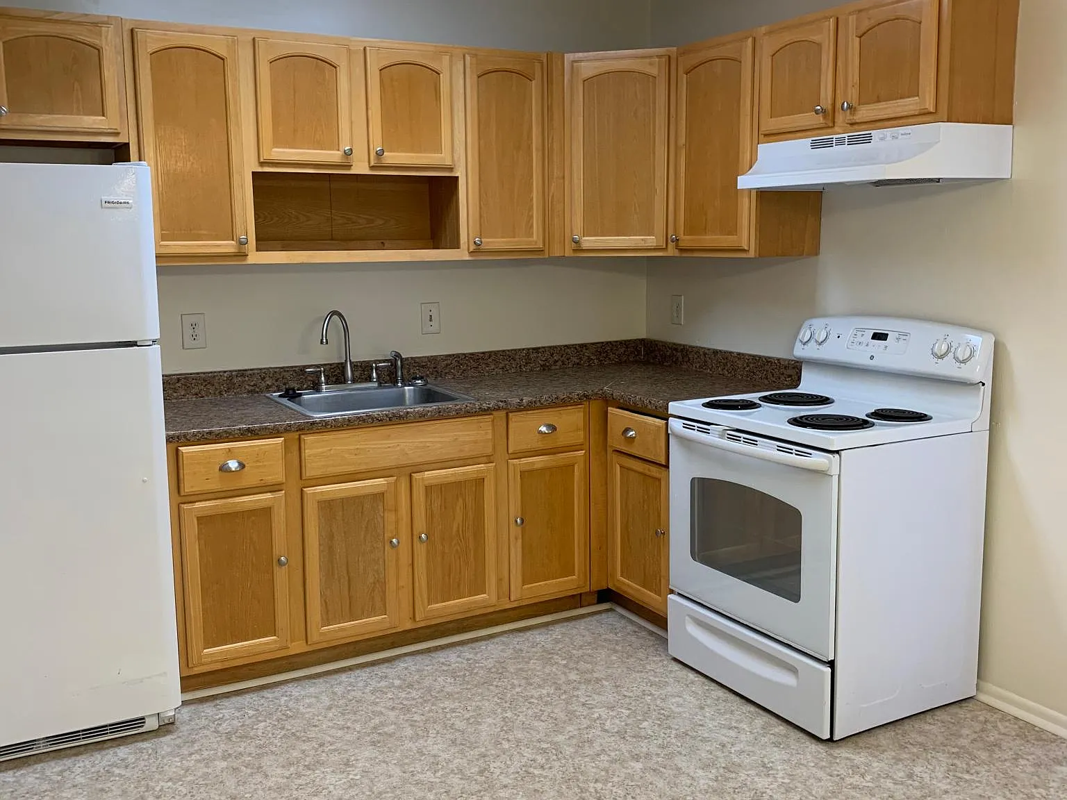 2 bed, 1.5 bath, 960 sqft, $2,200 — Photo 3
