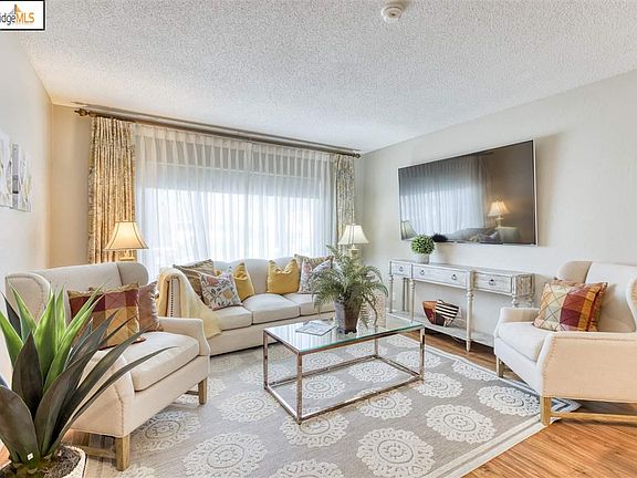 4th image of 7170 Prince Dr