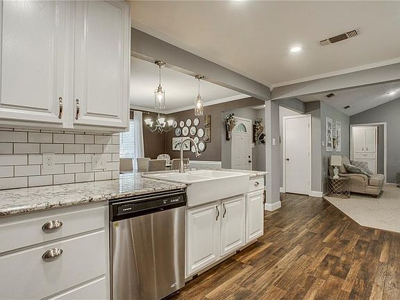 5th image of 402 Wildwood Ln
