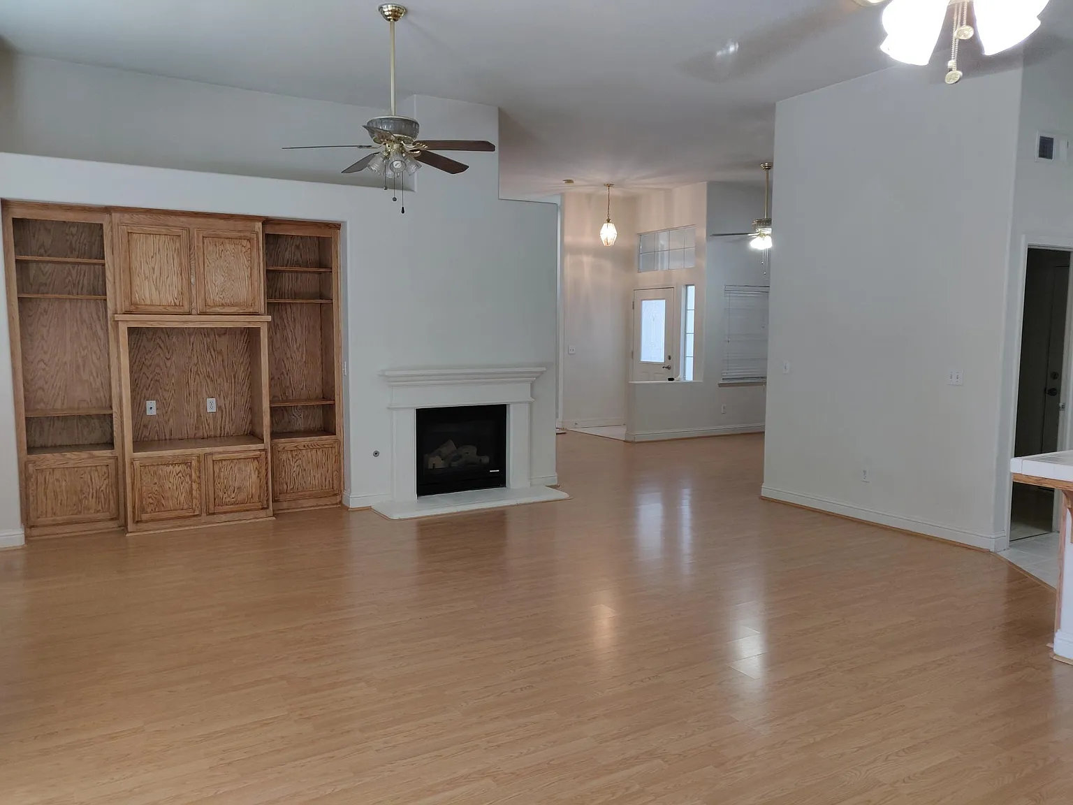 1826 N Holly Avenue — Photo 4