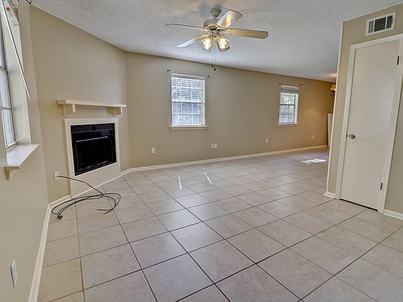 3rd image of 725 Heavens Dr APT 5