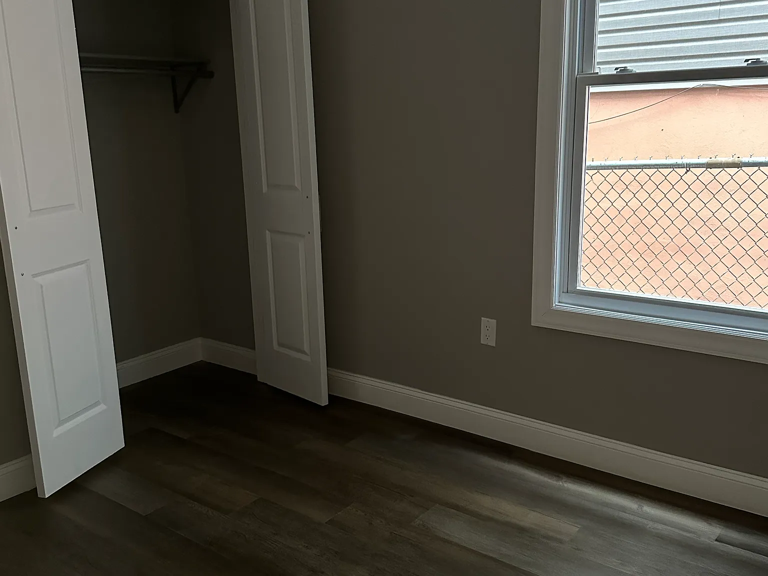 3 bed, 950 sqft, $2,750 — Photo 3
