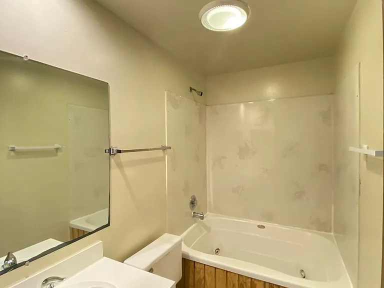 39-51 Chittenden Ave — Photo 24