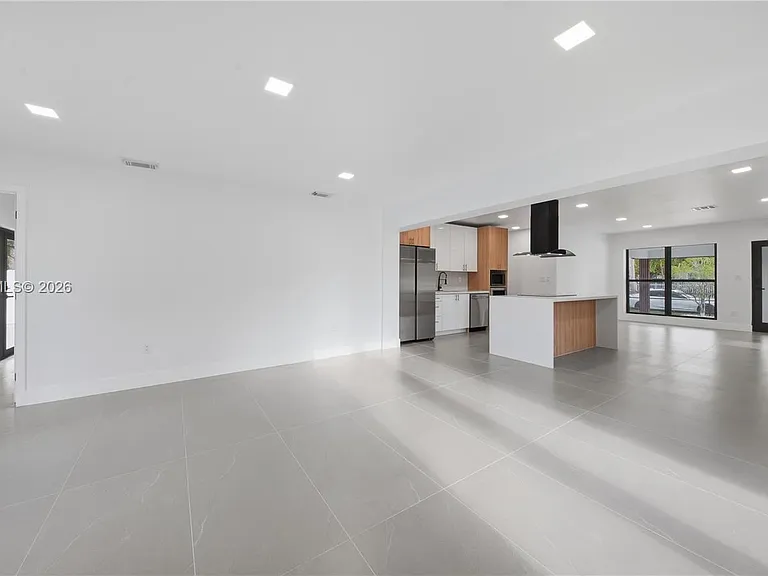 12471 SW 190th Ter — Photo 4