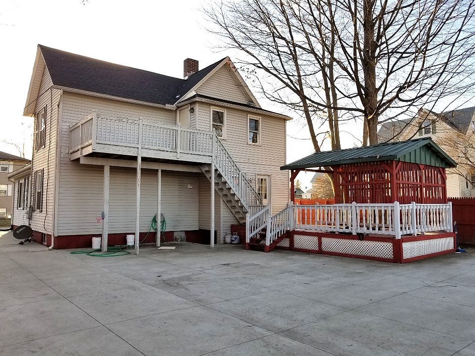 2nd image of 59 Lowell St