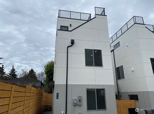 916 N 88th St, Seattle, WA 98103