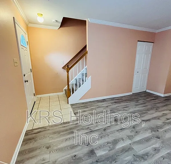 1235 Thomas Jefferson Pl — Photo 5