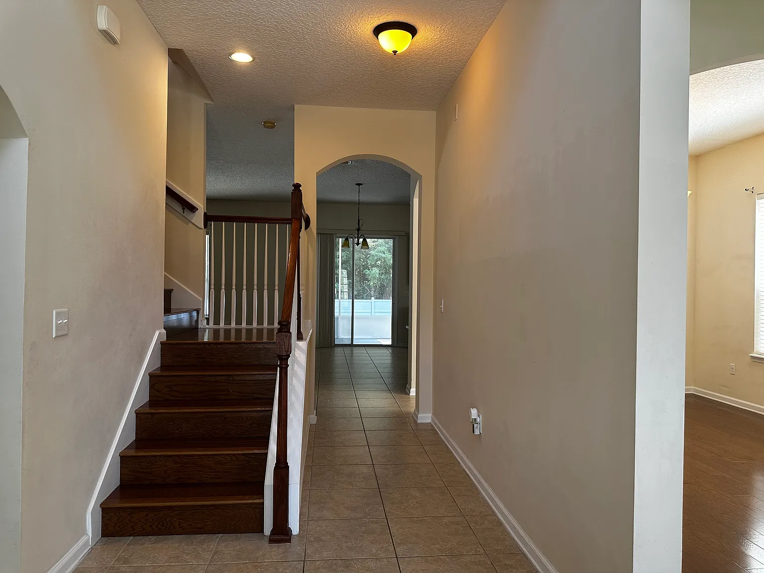 5 bed, 3092 sqft, $2,950 — Photo 3