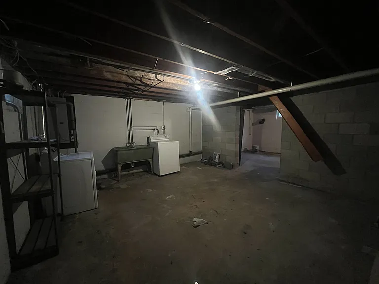 335 Maple St — Photo 7