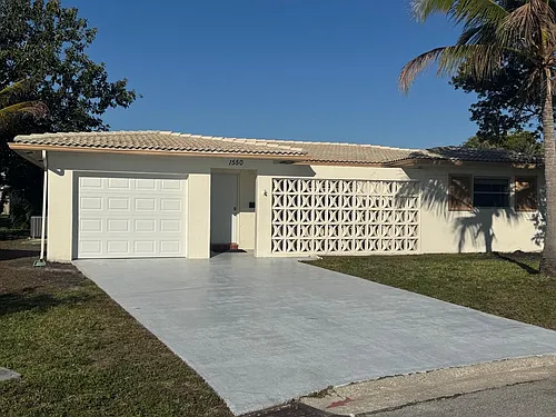 1550 NW 70th Ter Photo 1