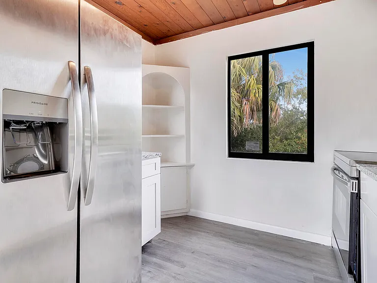 652 Hernando St #C — Photo 6