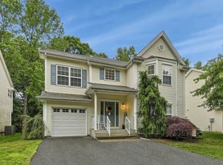 3 Burnham Dr #3, Pompton Plains, NJ 07444