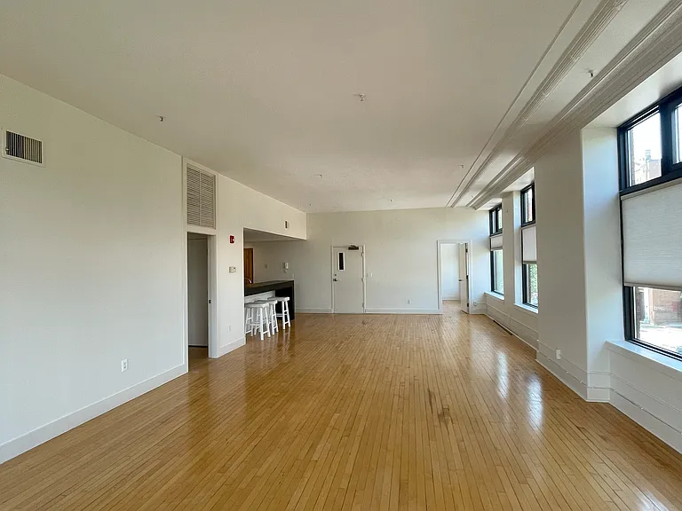 179 College St #1 — Photo 8