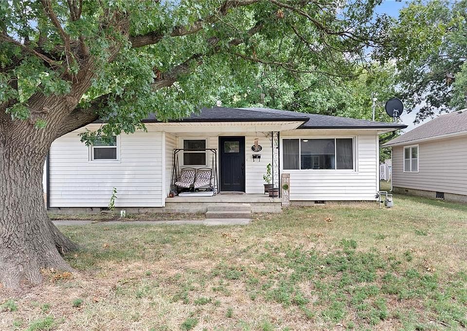 1st image of 210 Goode Ave