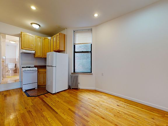 3rd image of 214 E 10th St APT 17