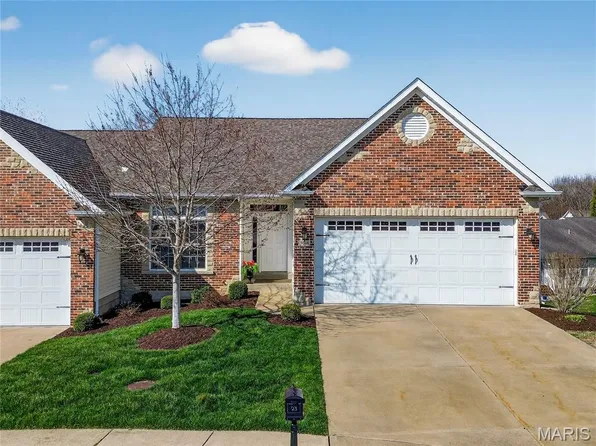 304 Gullane Dr, Saint Charles, MO 63301