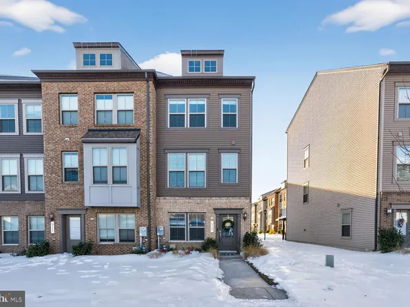 215 Phoenix Dr, Upper Marlboro, MD 20774