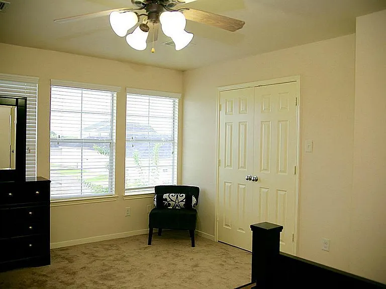 1627 Royal Chase Dr — Photo 5