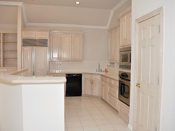 5th image of 8324 Coral Dr