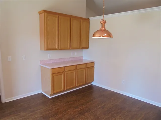 3 bed, 2.0 bath, 1452 sqft, $2,135 — Photo 3