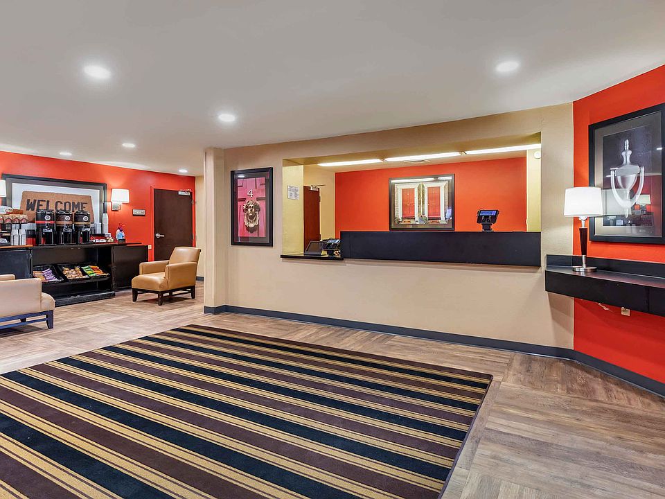 Lobby and Guest Check-in