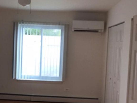 3rd image of 1572 Forest Dr #204