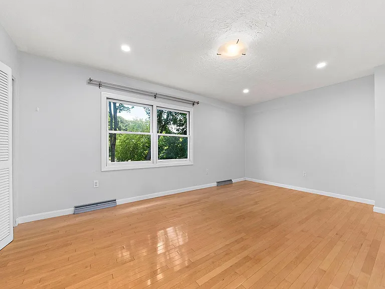 52 River St — Photo 15
