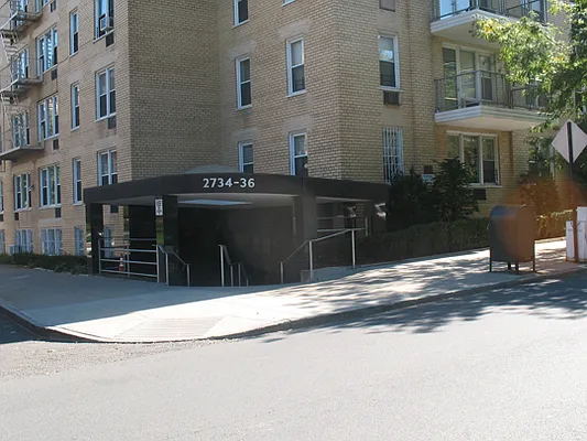 2736 Independence Avenue #4C