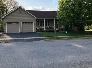 11 Damon Dr, Essex Jct, VT 05452