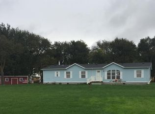 1020 5th Rd, Chapman, NE 68827