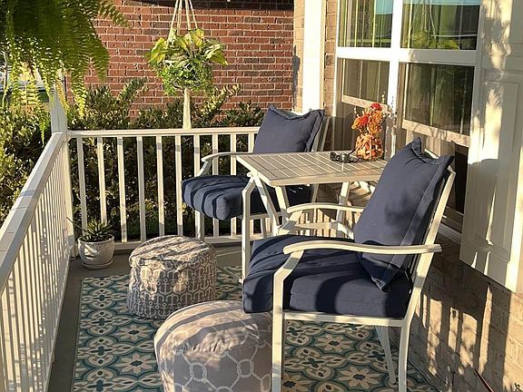 3rd image of 25 Rivertown Rd