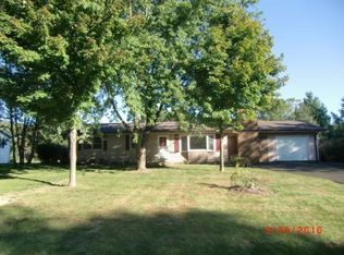 37W864 Wildwood Dr, Elgin, IL 60124