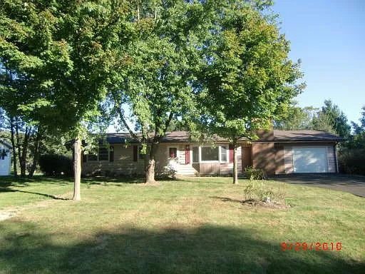 37W864 Wildwood Dr photo 1