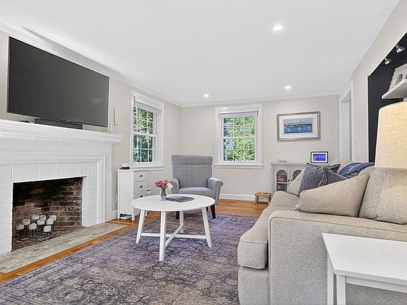 4th image of 24 College Rd