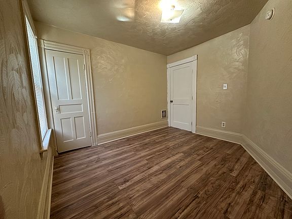 4th image of 521 Jefferson Ave #3