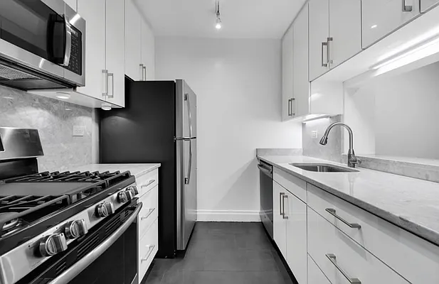 Rented by Compass | media 28