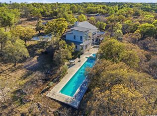 170 Bootlegger Ln, Kerrville, TX 78028