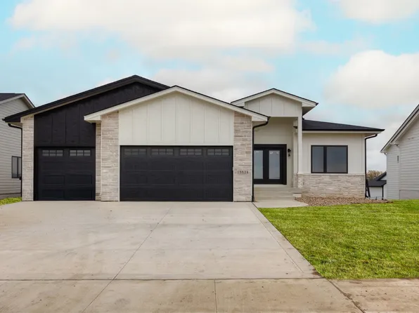 16624 Deerview Dr, Urbandale, IA 50323