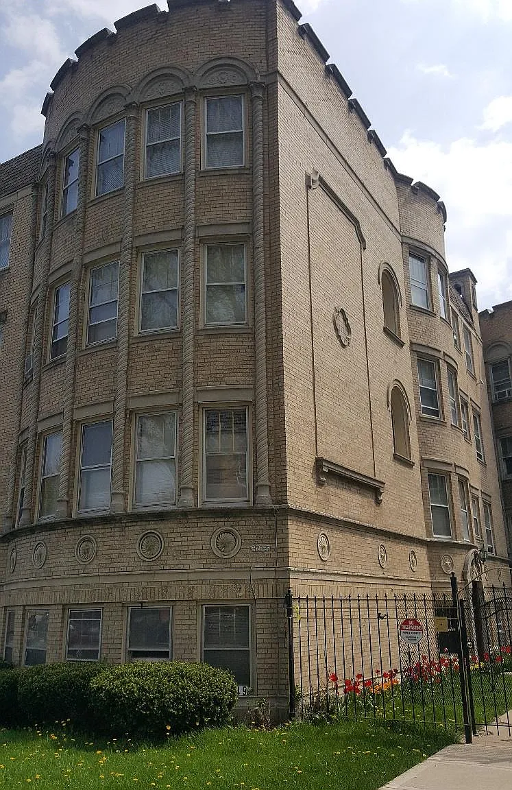 3 bed, 1800 sqft, $1,995 — Photo 2
